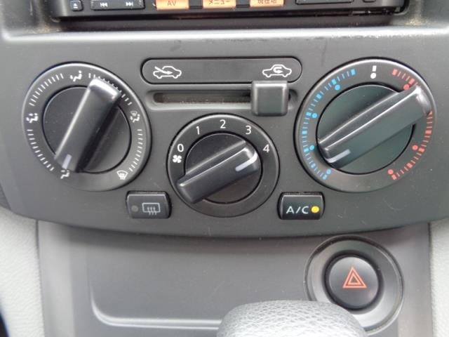 NISSAN NV200 2019
