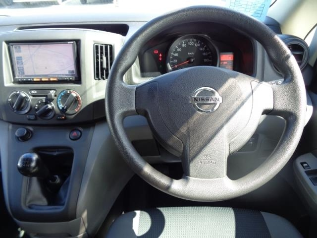 NISSAN NV200 2019