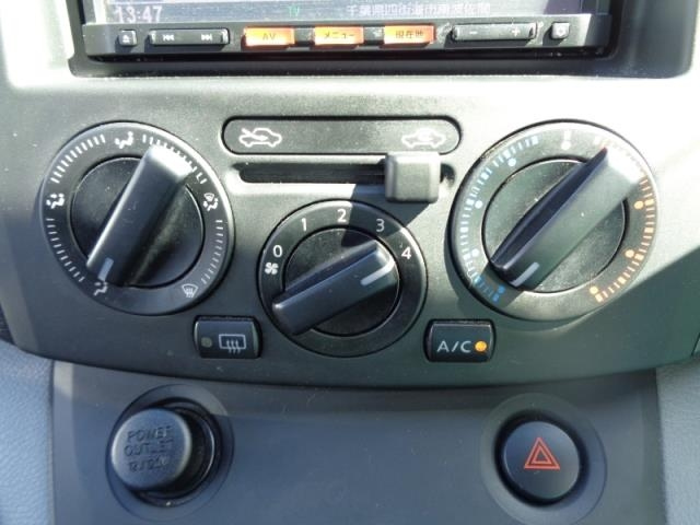NISSAN NV200 2019