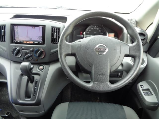 NISSAN NV200 2019