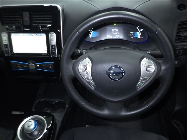 NISSAN LEAF 2017