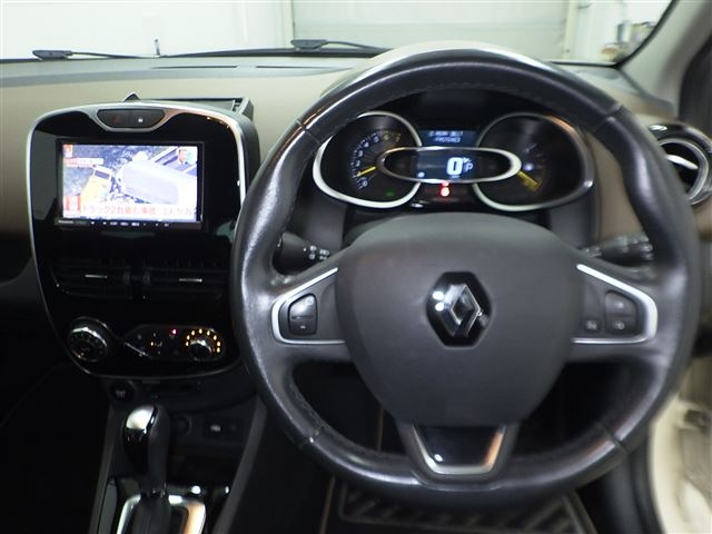 RENAULT LUTECIA 2016