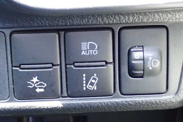 TOYOTA COROLLA FIELDER 2016