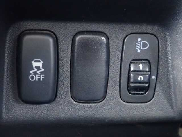 MITSUBISHI PAJERO 2015