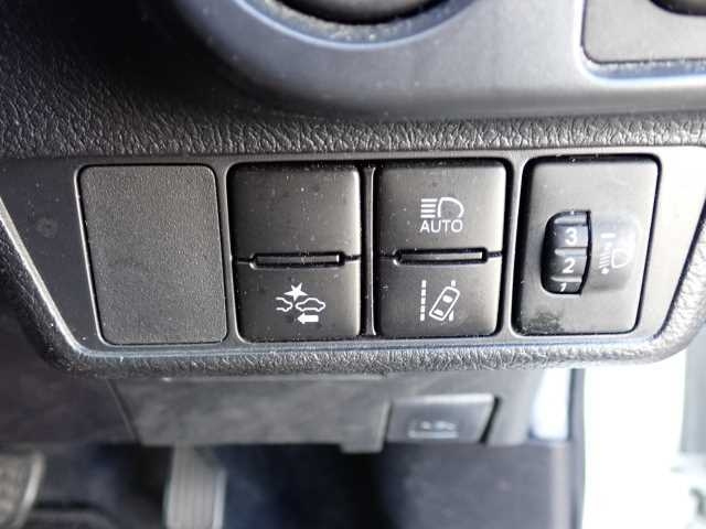 TOYOTA COROLLA FIELDER 2019