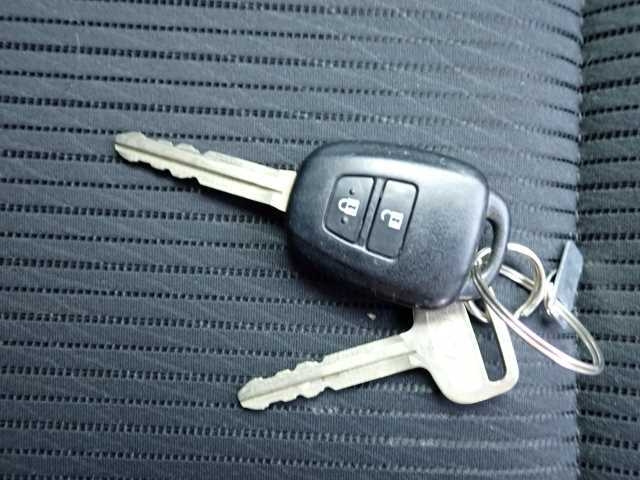 TOYOTA SUCCEED 2016