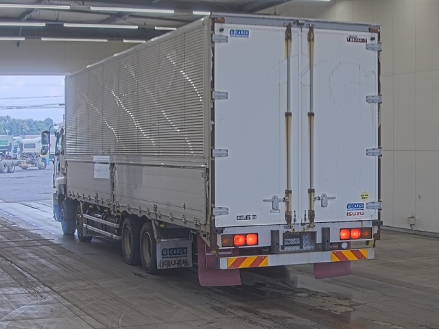 ISUZU GIGA 2014