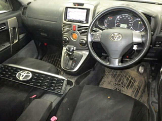 TOYOTA RUSH 2010