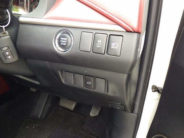 TOYOTA HARRIER 2017