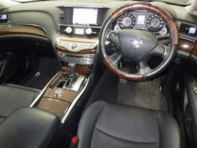 NISSAN FUGA 2014