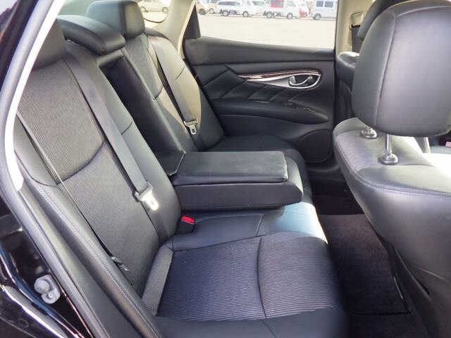 NISSAN FUGA 2014