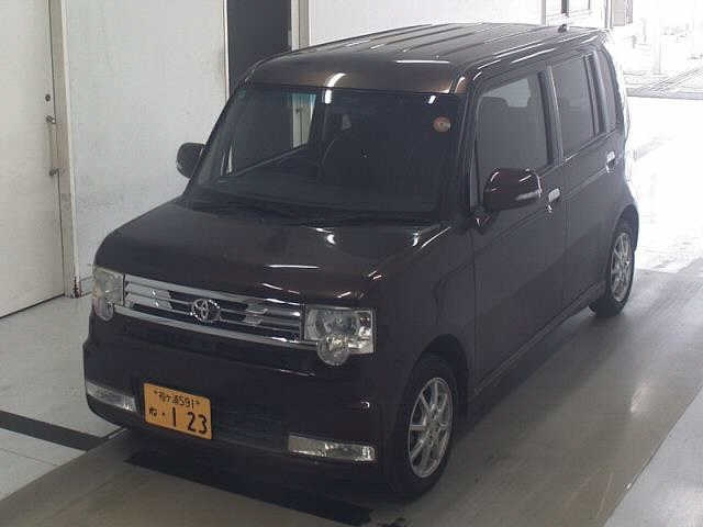 TOYOTA PIXIS SPACE 2016
