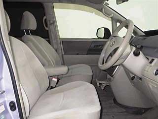 TOYOTA NOAH 2010