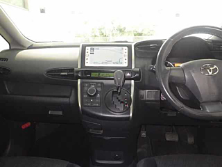 TOYOTA WISH 2011