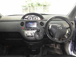 TOYOTA SIENTA 2012