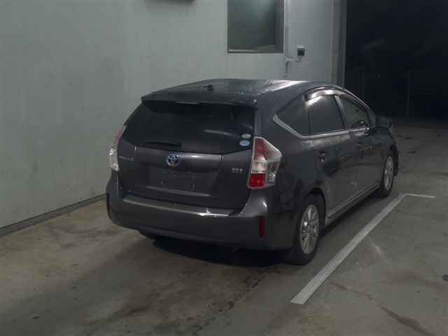 TOYOTA PRIUS ALPHA 2015