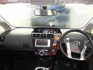 TOYOTA PRIUS ALPHA 2015