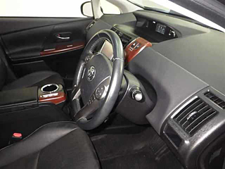 TOYOTA PRIUS ALPHA 2015