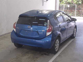 TOYOTA AQUA 2015