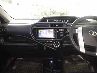 TOYOTA AQUA 2015