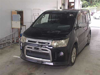 MITSUBISHI DELICA D5 2013