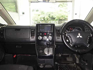MITSUBISHI DELICA D5 2013