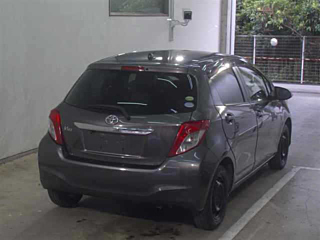 TOYOTA VITZ 2013
