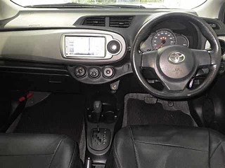 TOYOTA VITZ 2013