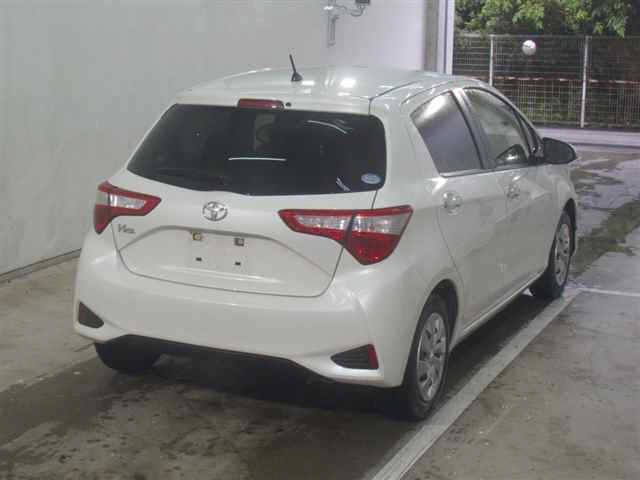 TOYOTA VITZ 2018