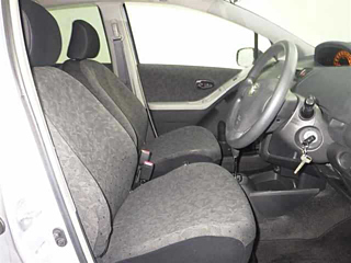 TOYOTA VITZ 2010