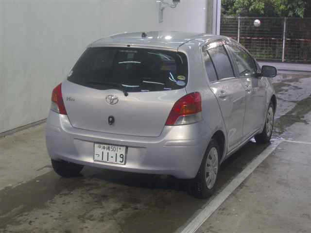 TOYOTA VITZ 2010