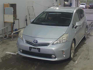 TOYOTA PRIUS ALPHA 2012