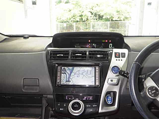TOYOTA PRIUS ALPHA 2012