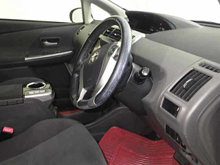 TOYOTA PRIUS ALPHA 2012