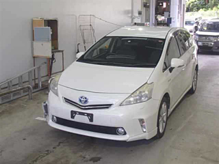 TOYOTA PRIUS ALPHA 2012