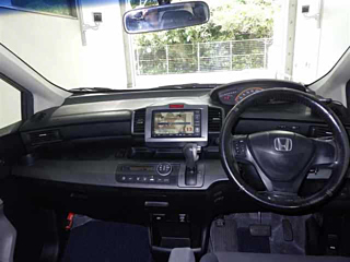 HONDA FREED 2009