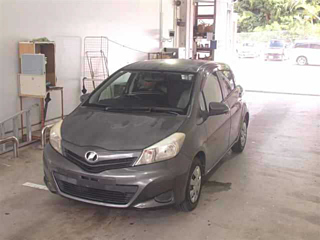 TOYOTA VITZ 2011