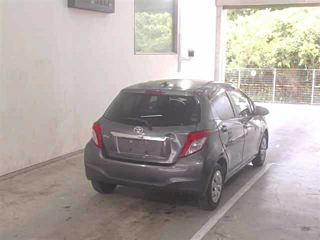 TOYOTA VITZ 2011