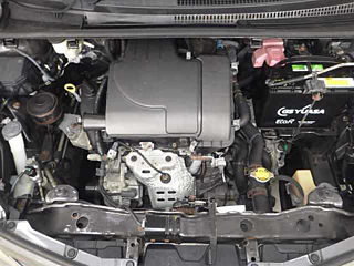 TOYOTA VITZ 2011
