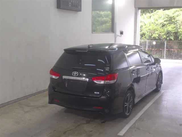 TOYOTA WISH 2010