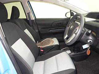 TOYOTA AQUA 2013