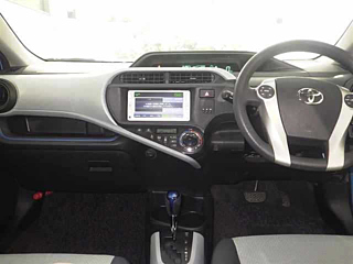 TOYOTA AQUA 2013