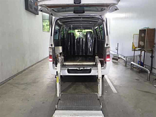 NISSAN CARAVAN VAN 2010