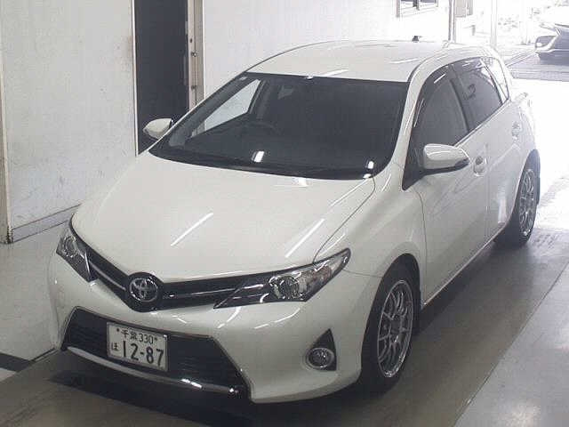 TOYOTA AURIS 2013