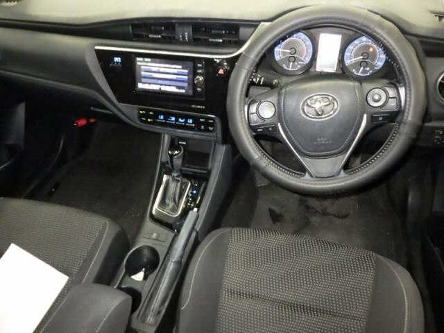 TOYOTA AURIS 2016