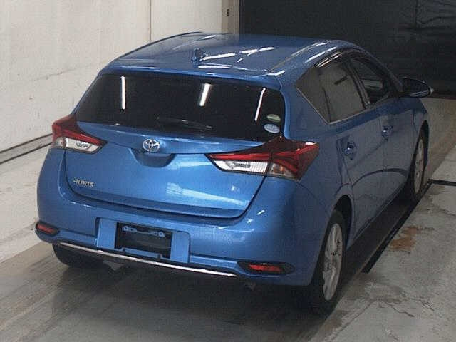 TOYOTA AURIS 2016