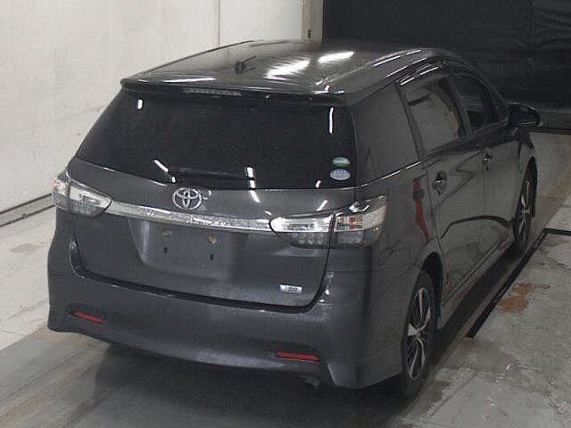 TOYOTA WISH 2016