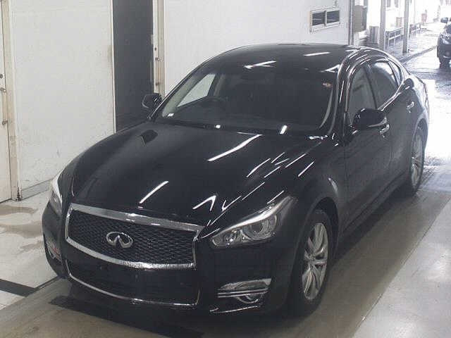 NISSAN FUGA 2017