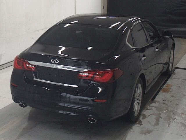 NISSAN FUGA 2017