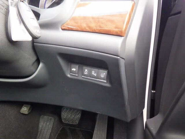 NISSAN FUGA 2017